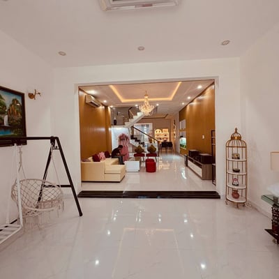 Miete eines geräumigen 4-stöckigen Hauses, Stadtteil Hoa Xuan, Da Nang, Vietnam